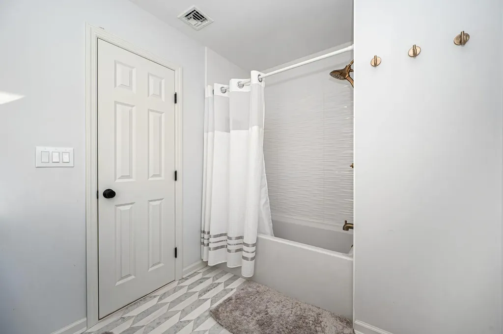 165 Woodsome Road Babylon NY 11702