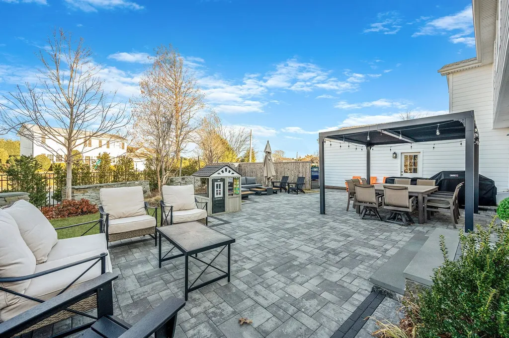 165 Woodsome Road Babylon NY 11702