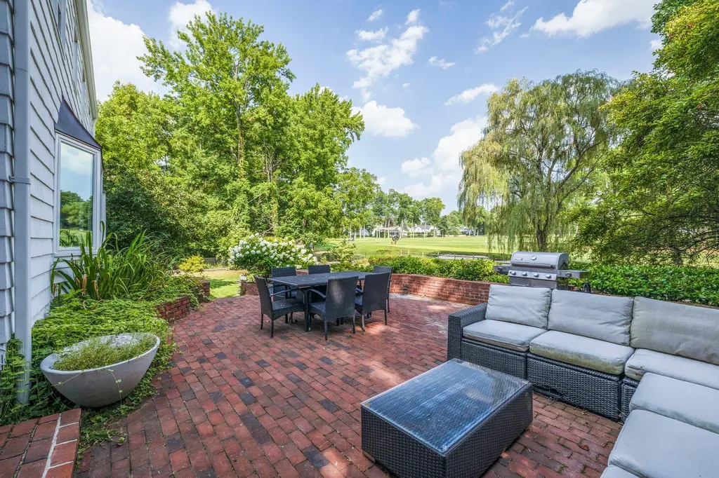 227 Griffen Avenue Scarsdale NY 10583