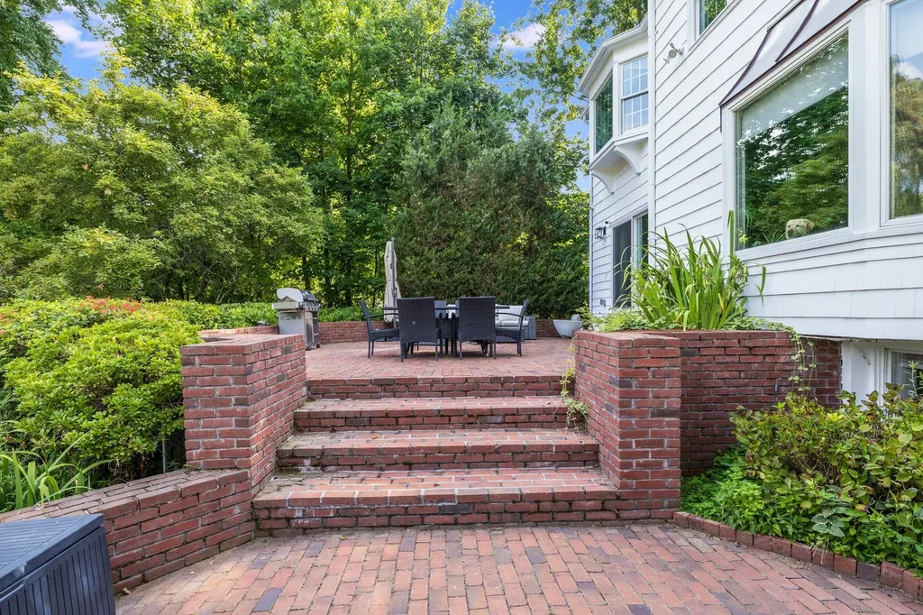 227 Griffen Avenue Scarsdale NY 10583