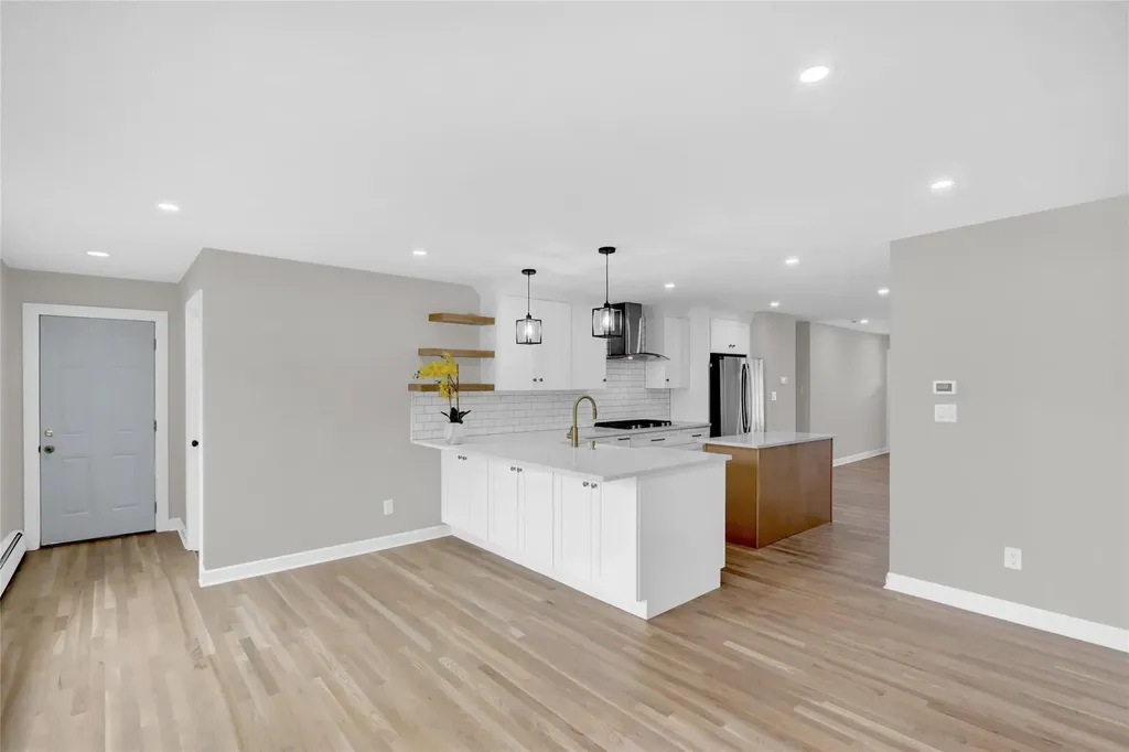 1 Donna Lane Commack NY 11725
