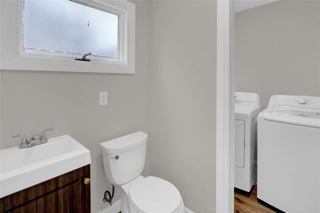 1 Donna Lane Commack NY 11725