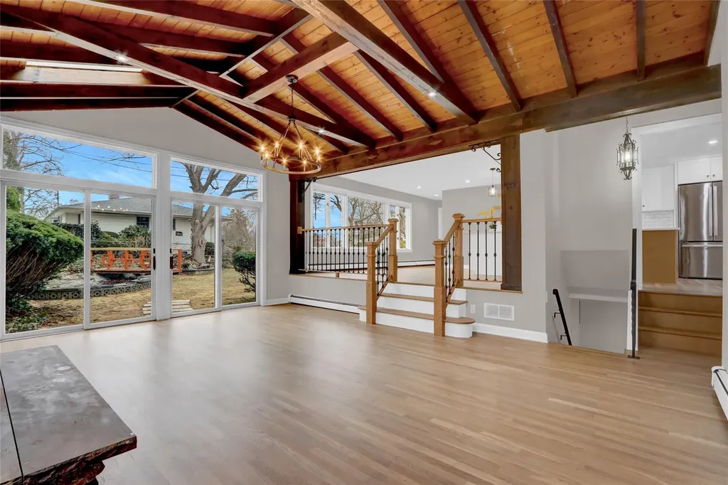 1 Donna Lane Commack NY 11725