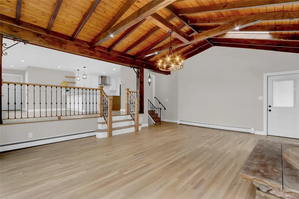 1 Donna Lane Commack NY 11725
