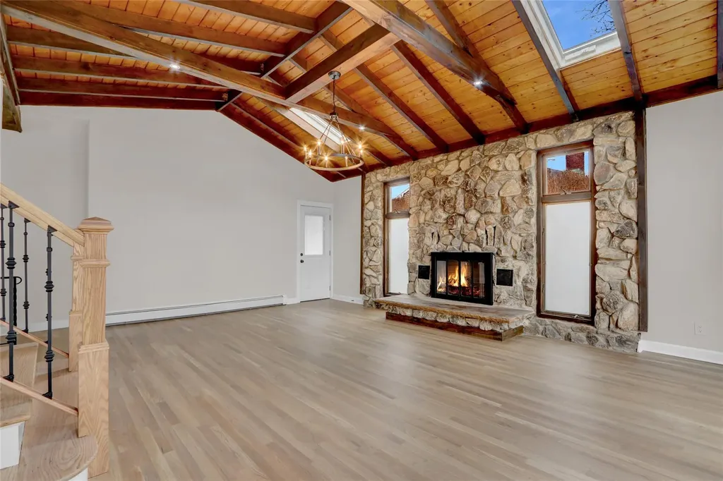 1 Donna Lane Commack NY 11725