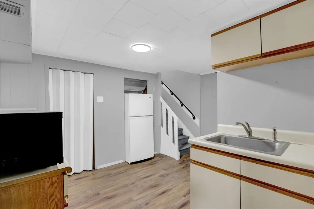 1 Donna Lane Commack NY 11725