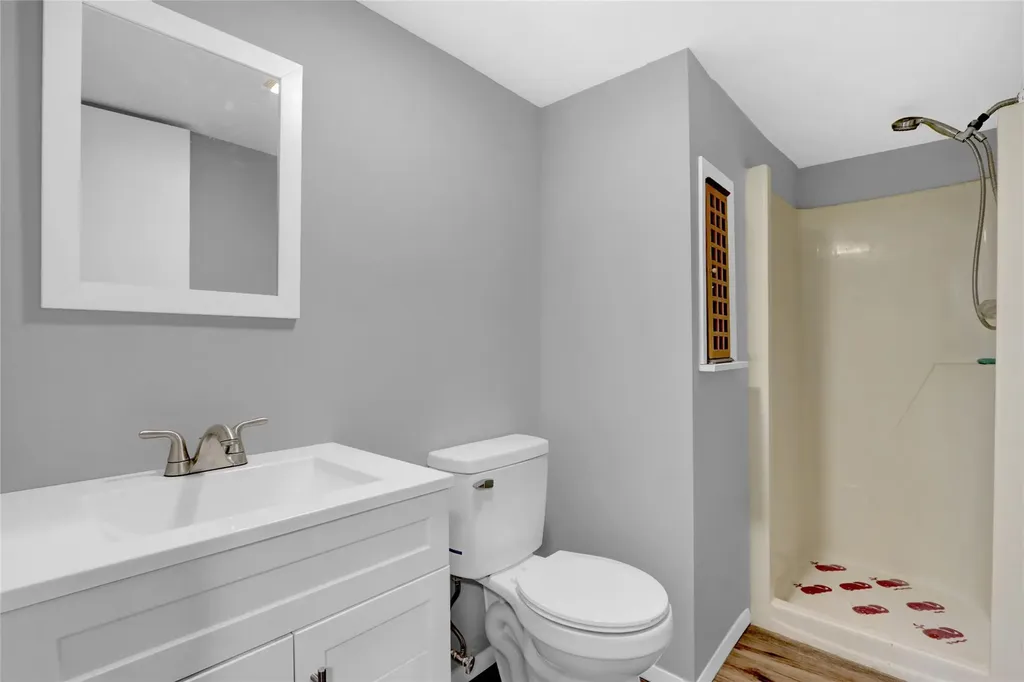 1 Donna Lane Commack NY 11725
