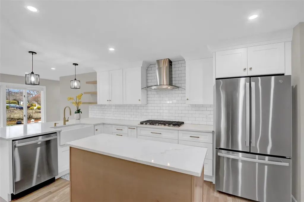 1 Donna Lane Commack NY 11725