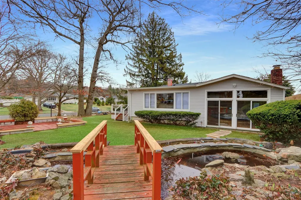 1 Donna Lane Commack NY 11725