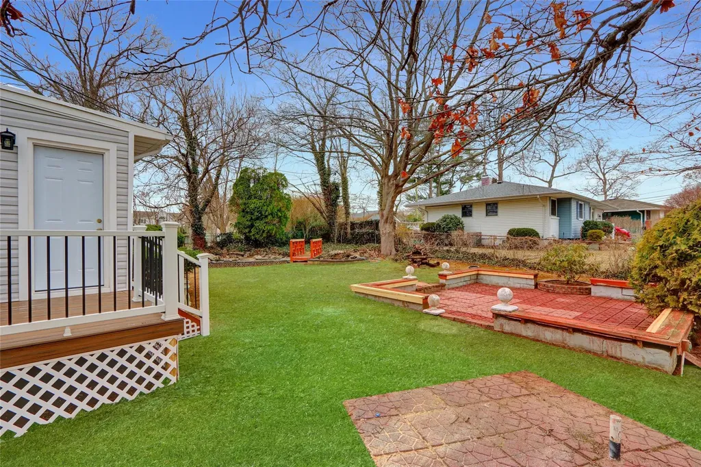 1 Donna Lane Commack NY 11725