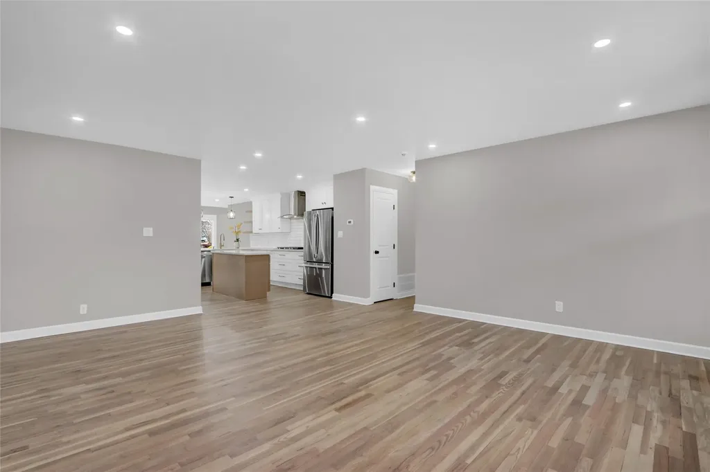 1 Donna Lane Commack NY 11725