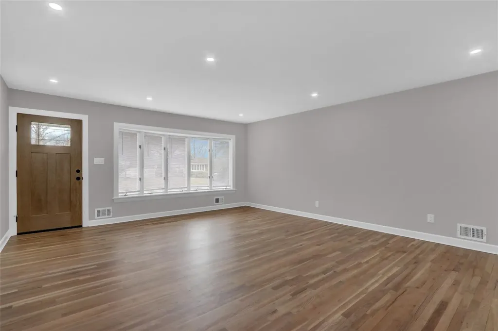 1 Donna Lane Commack NY 11725