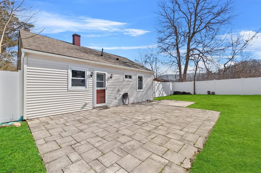 7 Lee Road Cornwall NY 12518