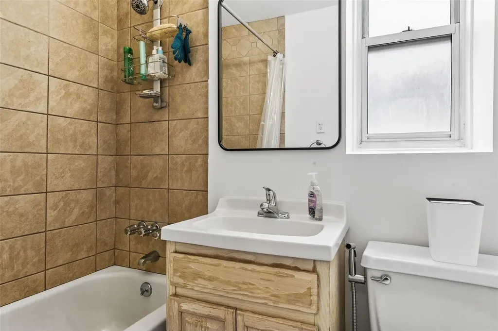 180 Van Cortlandt Park S Bronx NY 10463