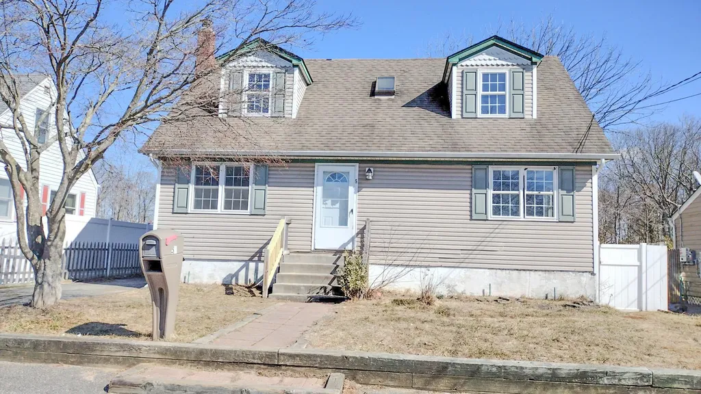 51 N Clinton Avenue Brookhaven NY 11772