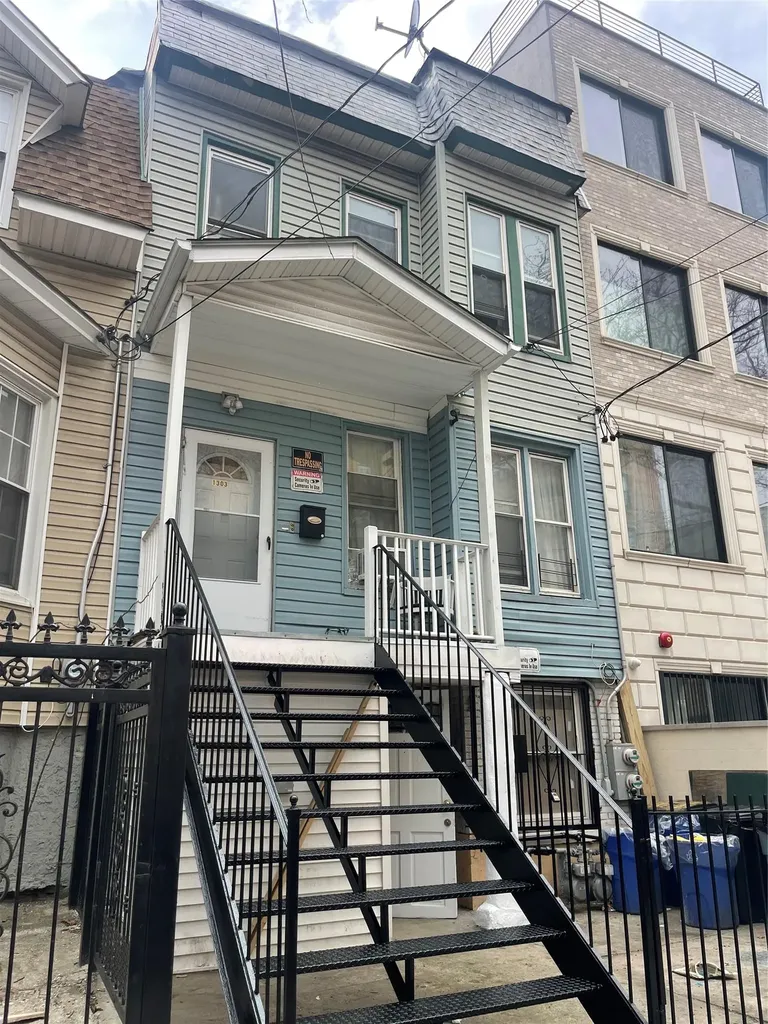 1303 Shakespeare Avenue Bronx NY 10452