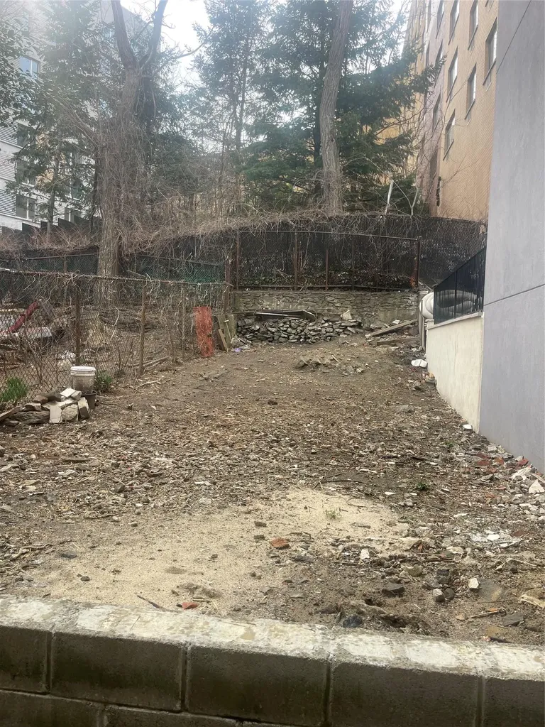 1303 Shakespeare Avenue Bronx NY 10452