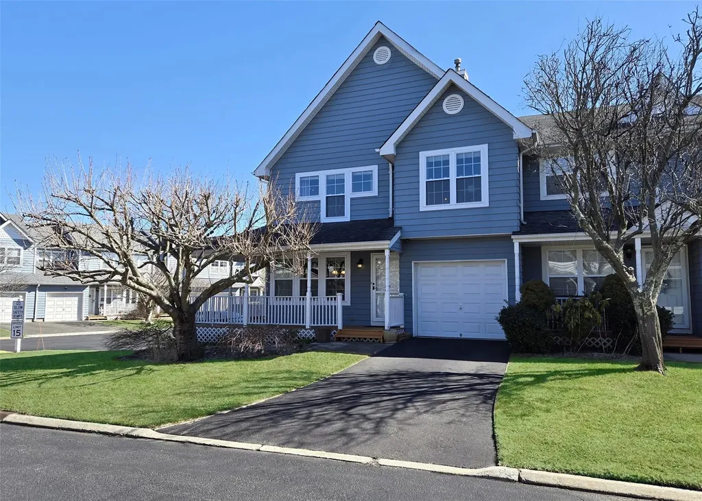 78 Sprucewood Boulevard Central Islip NY 11722