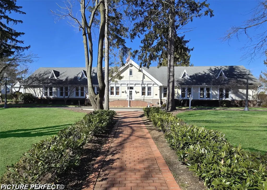 78 Sprucewood Boulevard Central Islip NY 11722