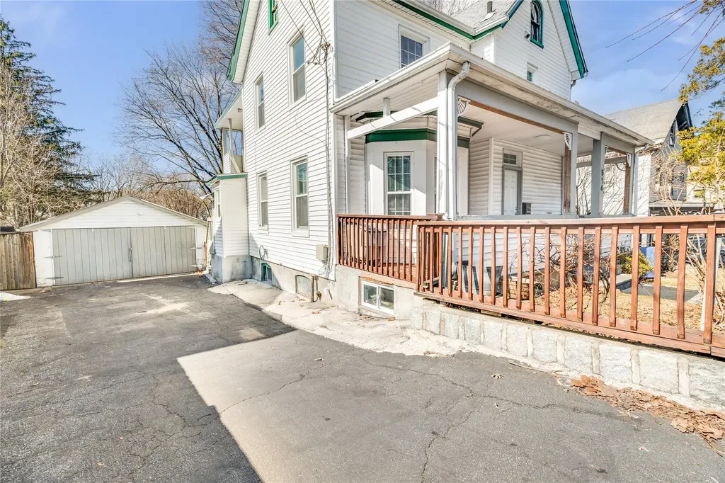 514 N Division Street Peekskill NY 10566