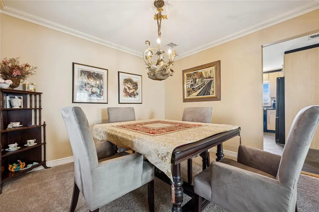 1127 Old Northern Boulevard Roslyn NY 11576