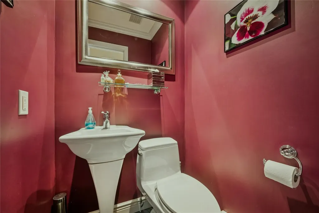 1127 Old Northern Boulevard Roslyn NY 11576