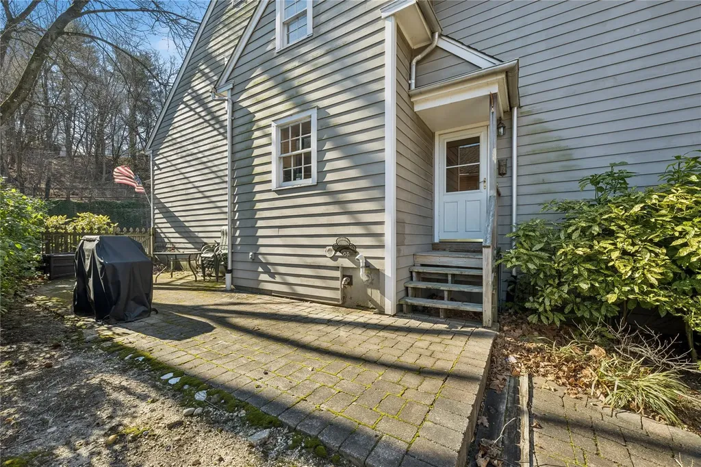 1127 Old Northern Boulevard Roslyn NY 11576