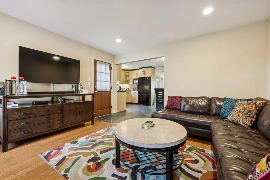 1127 Old Northern Boulevard Roslyn NY 11576