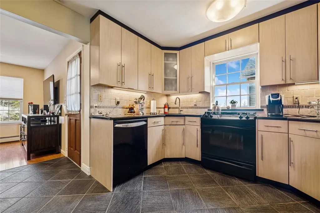 1127 Old Northern Boulevard Roslyn NY 11576