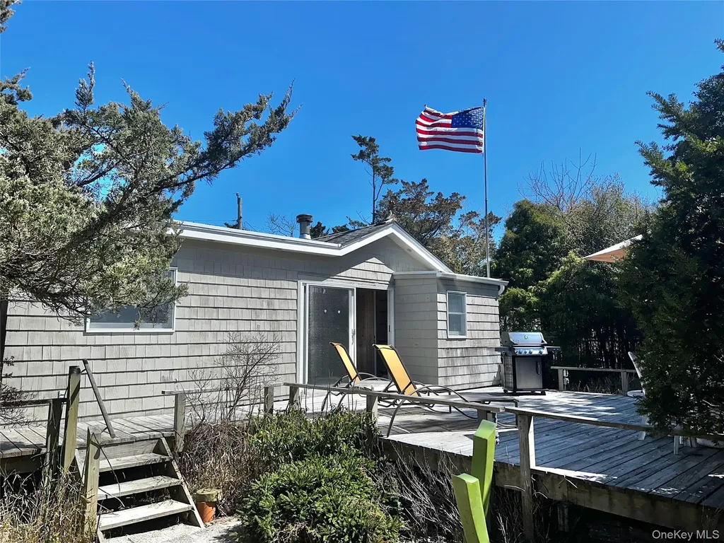 236 Sea Walk Cherry Grove NY 11782