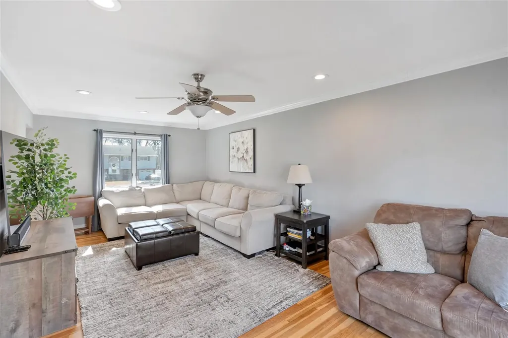 54 Bethany Drive Commack NY 11725