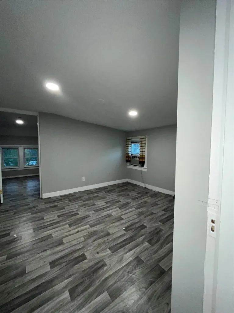 121 Craig Avenue Freeport NY 11520
