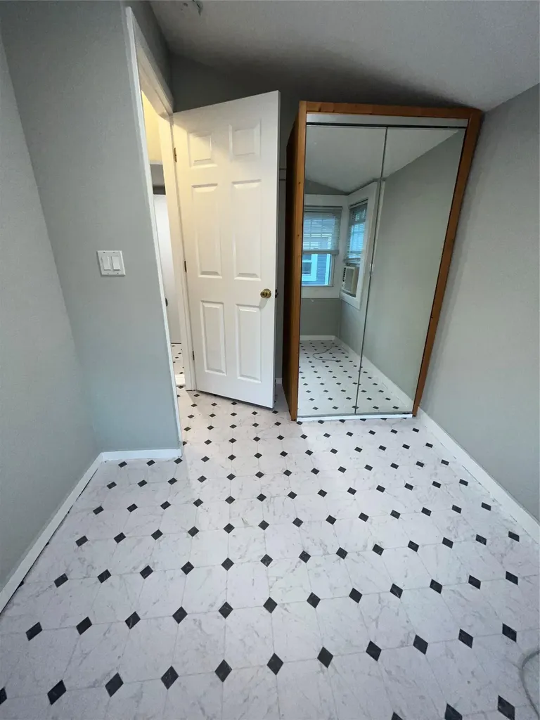 121 Craig Avenue Freeport NY 11520
