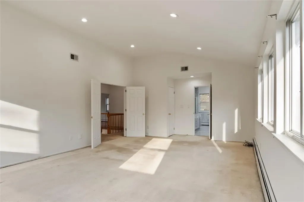 94 Hicks Lane Great Neck NY 11024