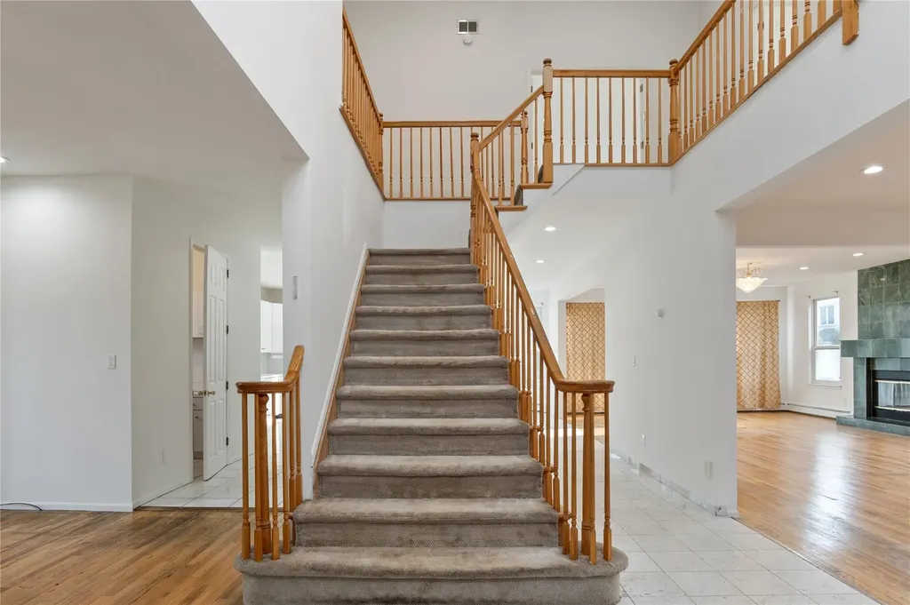 94 Hicks Lane Great Neck NY 11024
