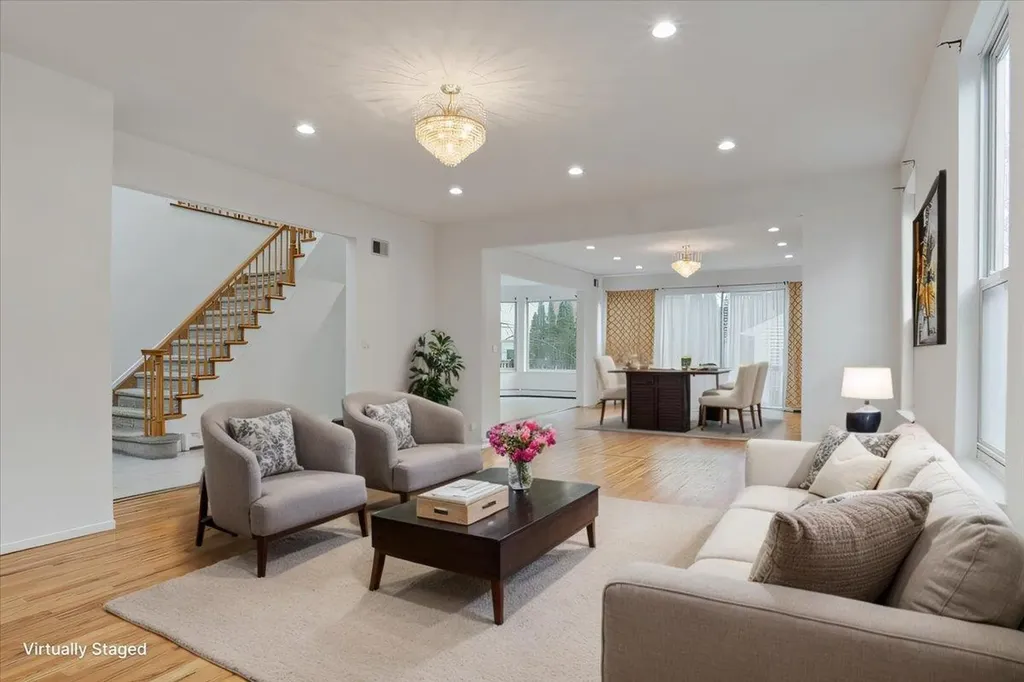 94 Hicks Lane Great Neck NY 11024