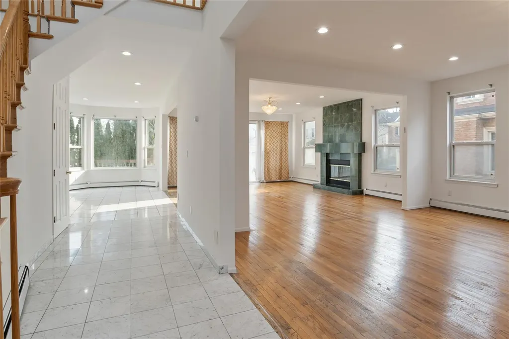94 Hicks Lane Great Neck NY 11024