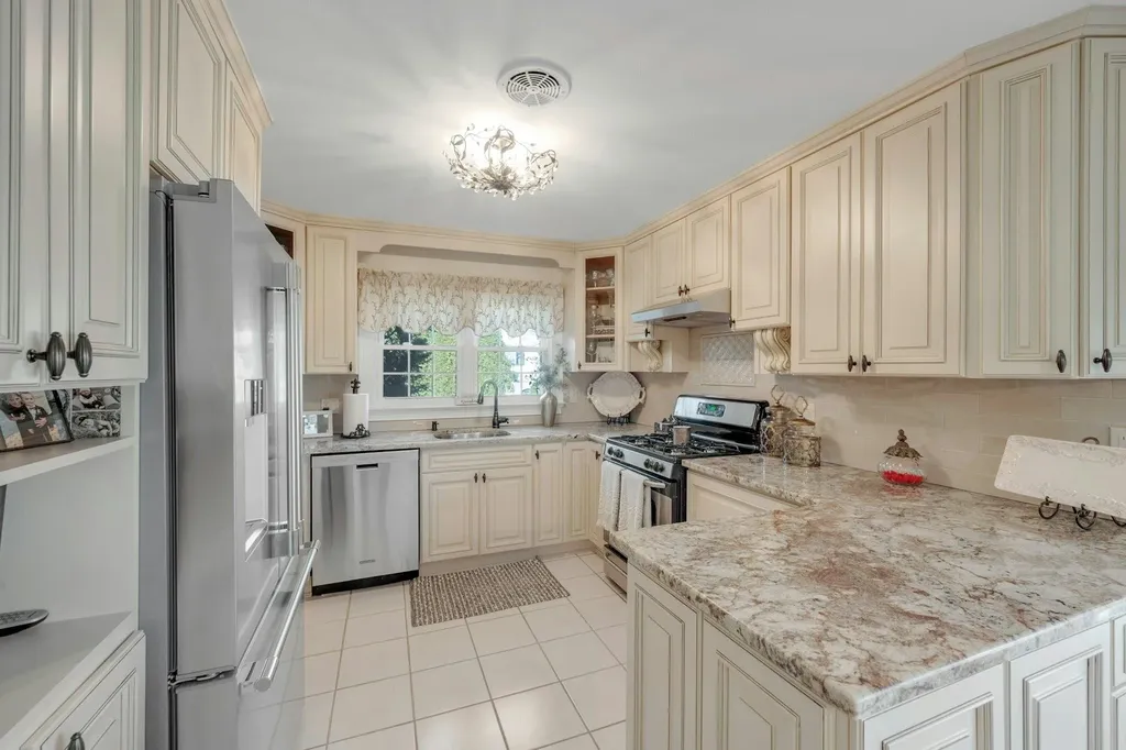 84 Webster Road Scarsdale NY 10583