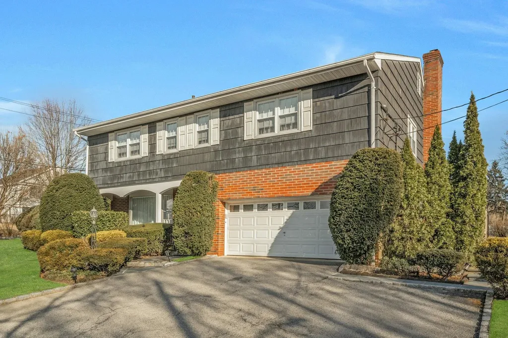 84 Webster Road Scarsdale NY 10583