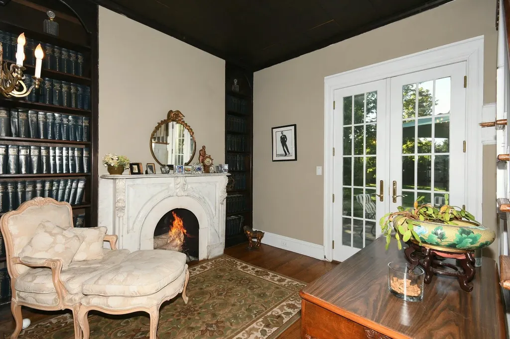 22 Suellen Road Islip NY 11751