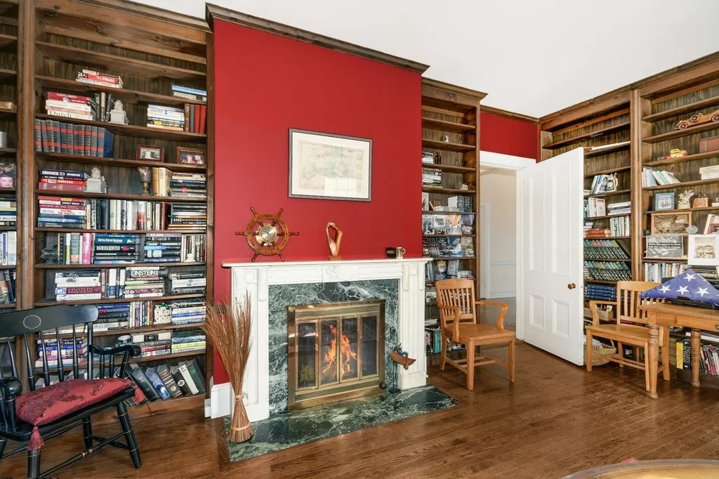22 Suellen Road Islip NY 11751