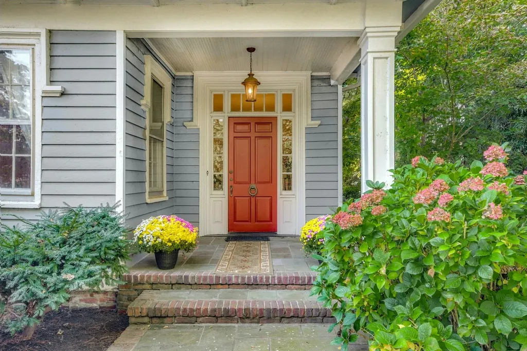 22 Suellen Road Islip NY 11751