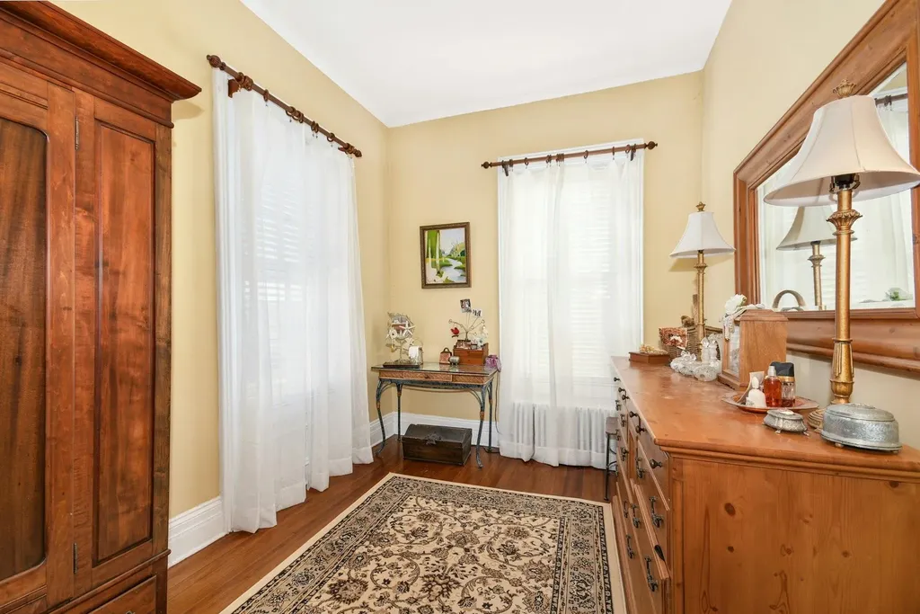22 Suellen Road Islip NY 11751