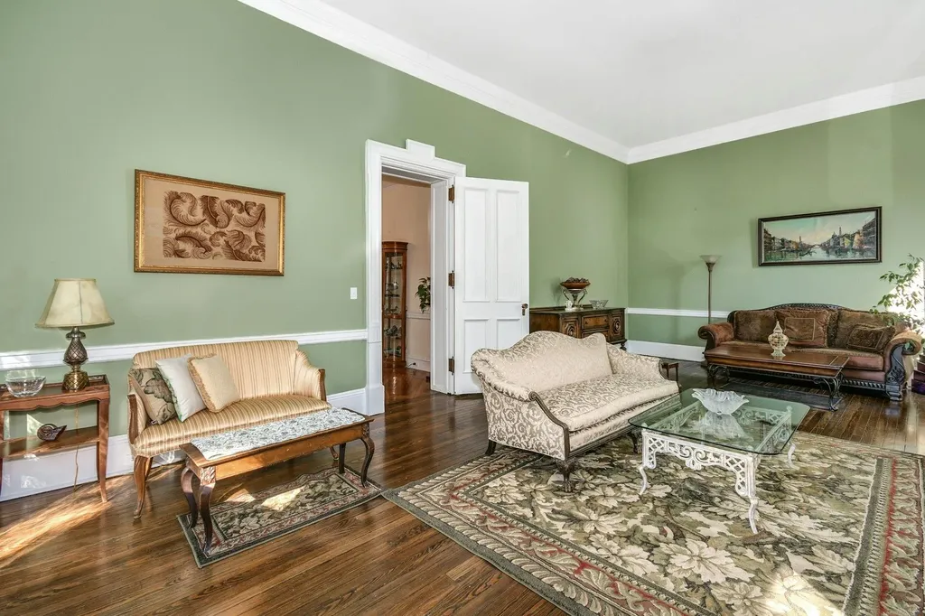 22 Suellen Road Islip NY 11751
