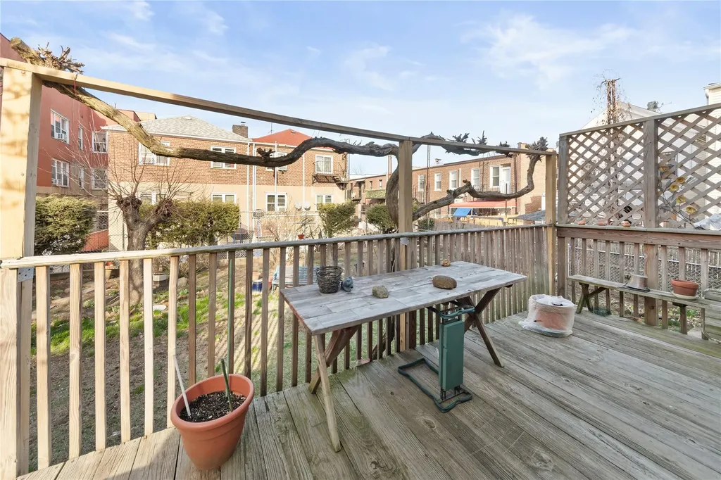 1612 Overing Street Bronx NY 10461