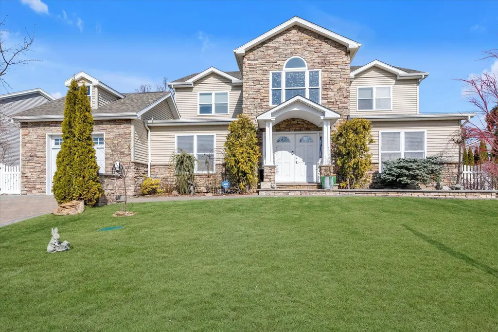6 Alexander Drive Syosset NY 11791