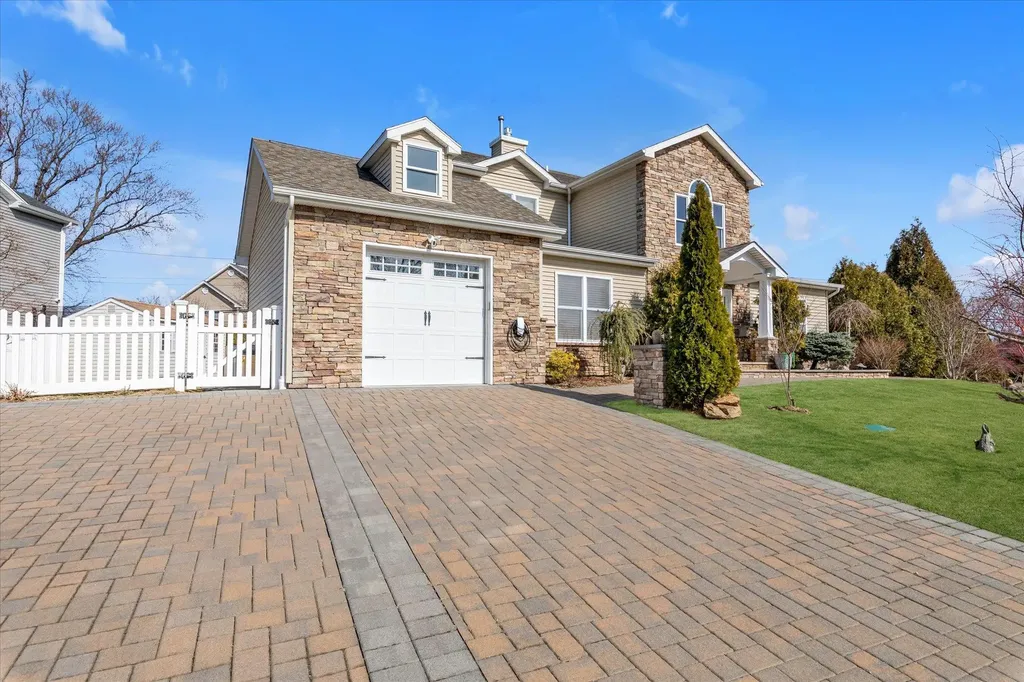 6 Alexander Drive Syosset NY 11791