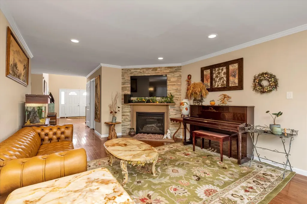 6 Alexander Drive Syosset NY 11791