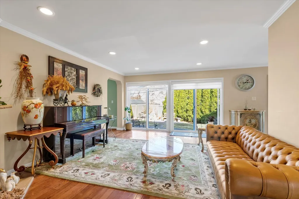 6 Alexander Drive Syosset NY 11791