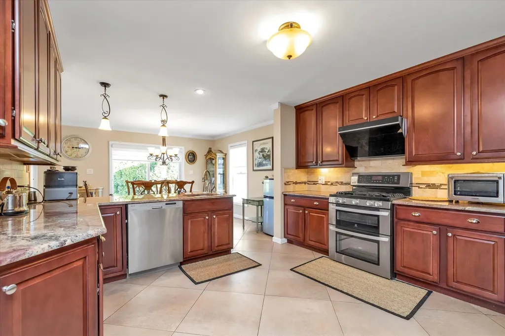 6 Alexander Drive Syosset NY 11791